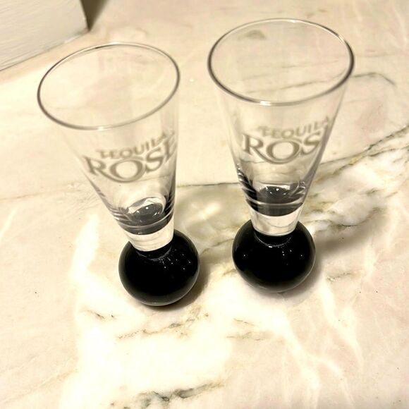 Pair of Tequila Rose Shot Glasses Fancy Black Bottom - Picture 1 of 2